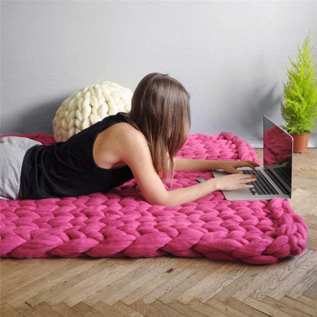 Chunky Knitted Blanket – Super Thick Soft Handmade Throw for Sofa & Bed
