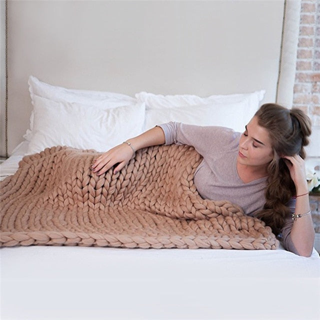 Chunky Knitted Blanket – Super Thick Soft Handmade Throw for Sofa & Bed