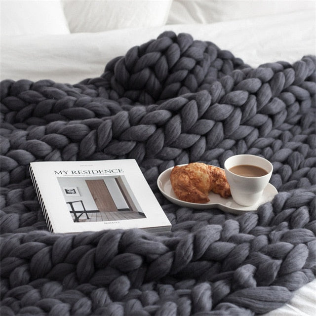 Chunky Knitted Blanket – Super Thick Soft Handmade Throw for Sofa & Bed