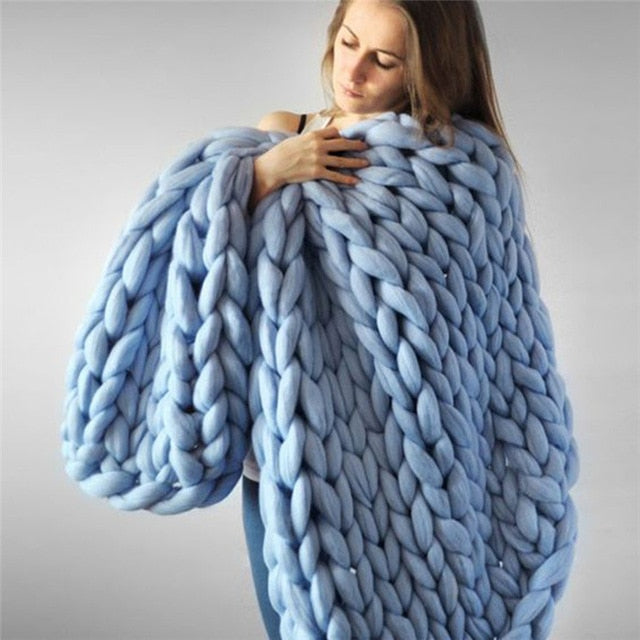 Chunky Knitted Blanket – Super Thick Soft Handmade Throw for Sofa & Bed
