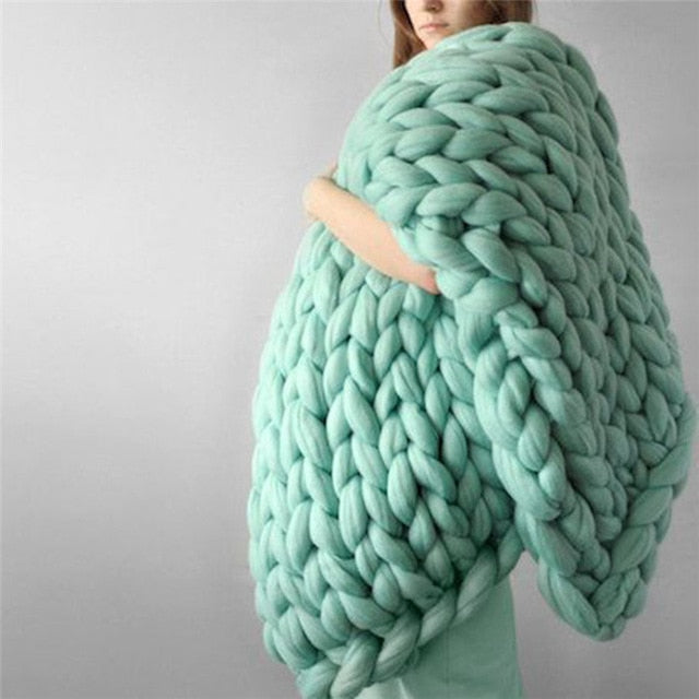 Chunky Knitted Blanket – Super Thick Soft Handmade Throw for Sofa & Bed