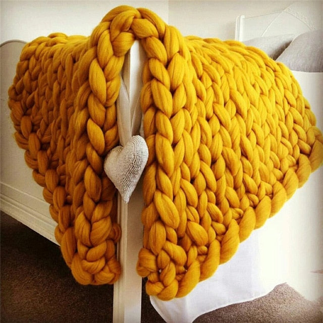 Chunky Knitted Blanket – Super Thick Soft Handmade Throw for Sofa & Bed